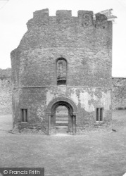 Norman Chapel And Arch c.1950, Ludlow