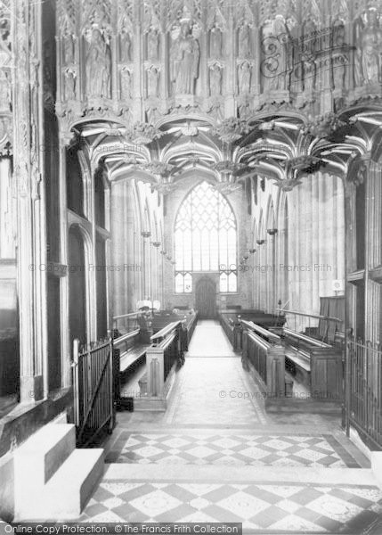 Photo of Ludlow, Parish Church, The Nave c.1960