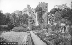 The Castle 1925, Ludlow