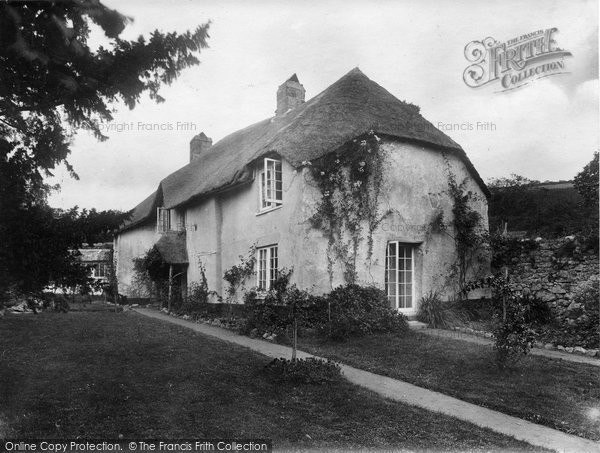 Photo of Lustleigh, Caseley Farm (15th Century) 1924