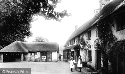 The Village 1907, Lustleigh