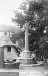 Tudor Memorial Cross 1906, Lustleigh