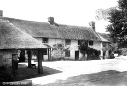 Village 1906, Lustleigh