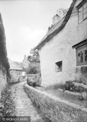 Village 1924, Lustleigh