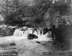 Weir Pool 1906, Lustleigh