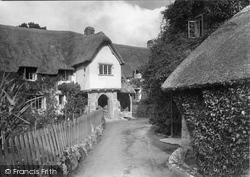 Wrayland Manor 1924, Lustleigh