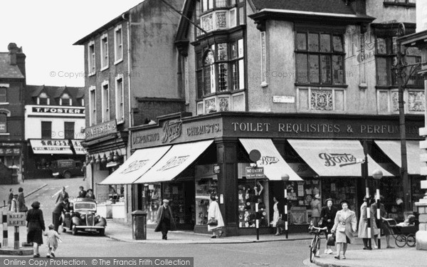 Photo of Luton, Chapel Street c.1955