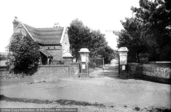 Photo of Luton, Entrance To People's Park 1897