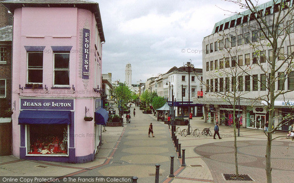 Photo of Luton, George Street 2005