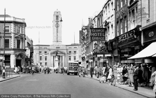 Photo of Luton, George Street And Town Hall c.1950
