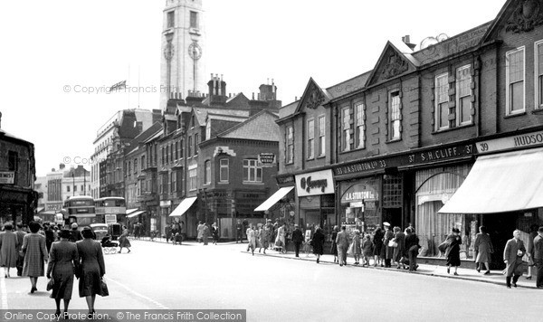 Photo of Luton, Manchester Street c1955