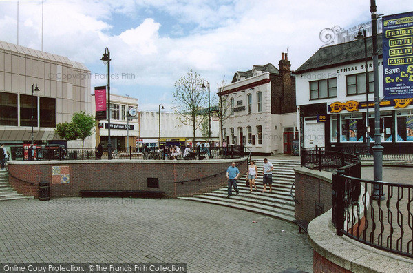 Photo of Luton, Market Parade 2005