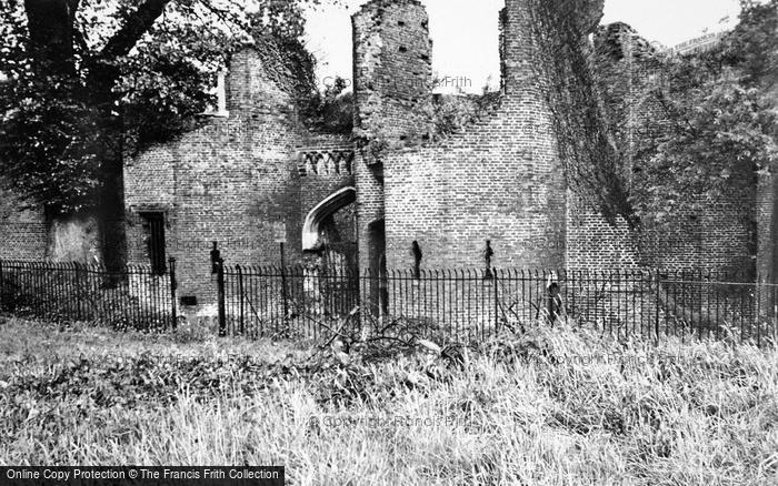 Photo of Luton, Someries Castle c.1951
