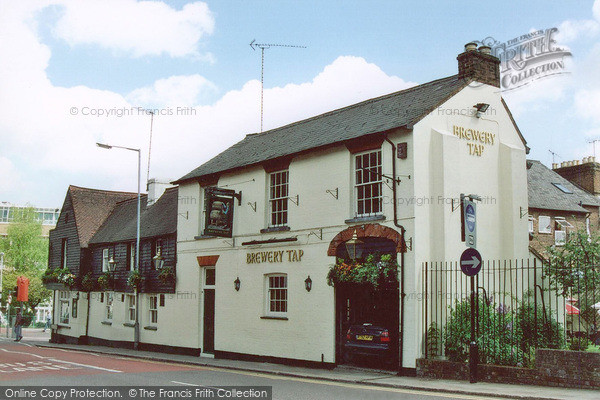 Photo of Luton, The Brewery Tap 2005