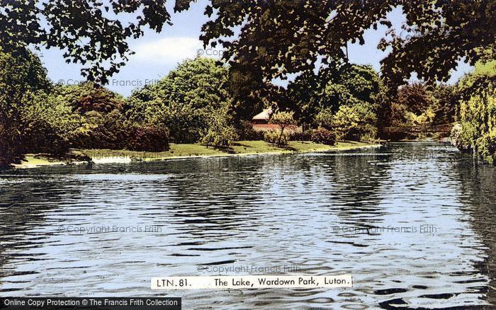 Photo of Luton, The Lake, Wardown Park c.1960
