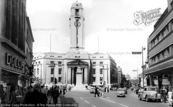 Photo of Luton, The Town Hall c.1960