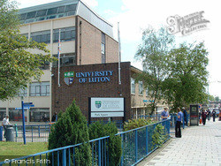 The University 2005, Luton