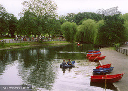 Wardown Park 2002, Luton