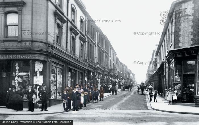 Photo of Luton, Wellington Street 1897