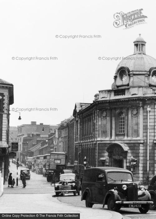 Photo of Luton, Williamson Street c.1950