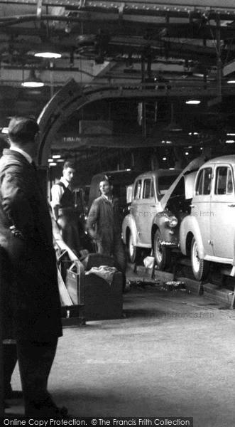 Photo of Luton, Workers At Vauxhall Motors c.1950