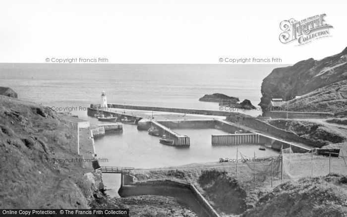 Photo of Lybster, The Harbour c.1940