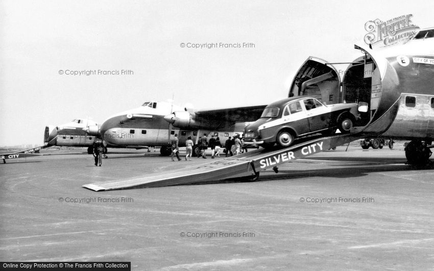 Lydd, Aircraft Loading, Ferryfield Airport c1960