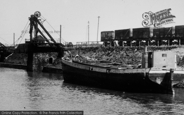 Photo of Lydney, Barge, The Docks c.1960