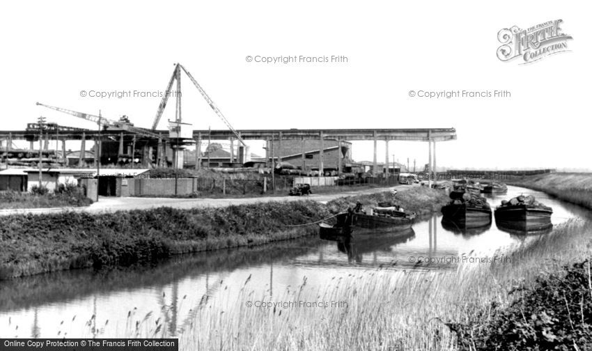 Lydney, the Canal c1960