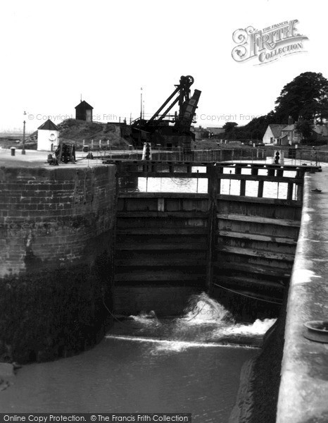 Photo of Lydney, The Lock c.1955