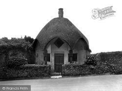 Umbrella Cottage 1930, Lyme Regis