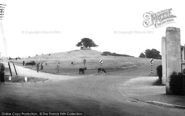Photo of Lyndhurst, Bolton's Bench c.1955