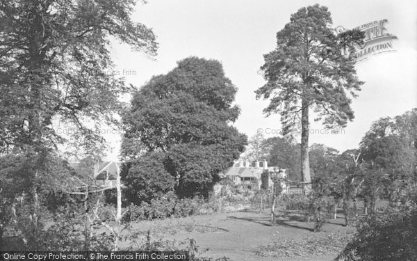 Photo of Lyndhurst, 'foxlease' 1923