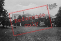 Grand Hotel 1918, Lyndhurst