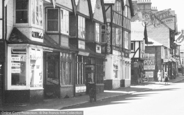 Photo of Lyndhurst, High Street c.1950