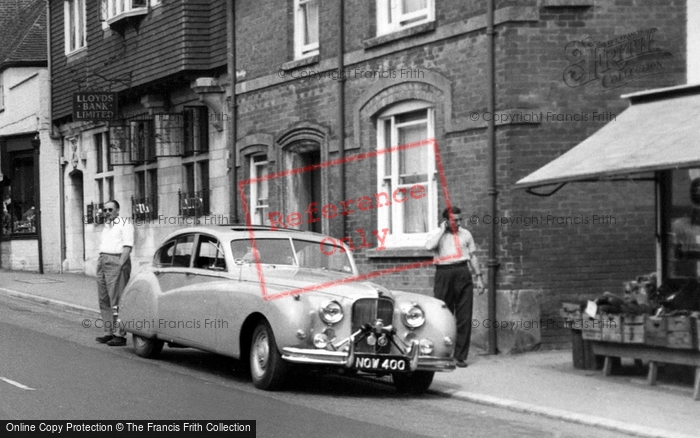 Photo of Lyndhurst, High Street c.1955