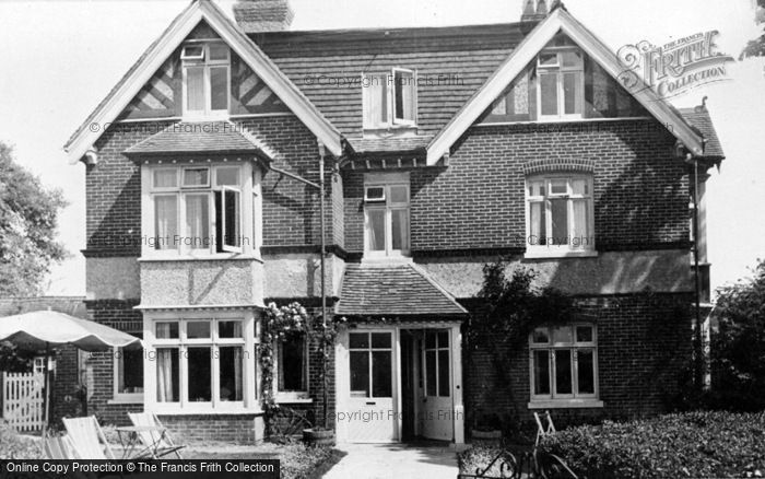 Photo of Lyndhurst, Ormonde House c.1960