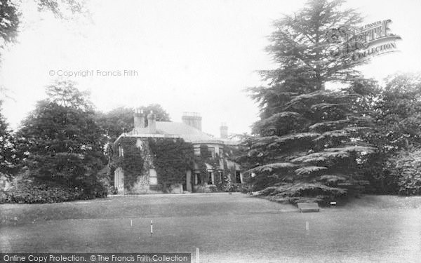 Photo of Lyndhurst, Shrubbs Hill 1906