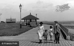 Family On The Promenade 1924, Lytham