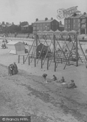 West Beach Swings 1913, Lytham