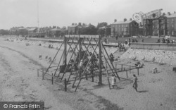 West Beach Swings 1924, Lytham