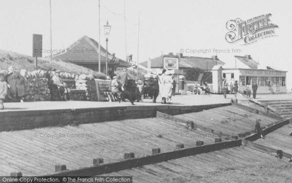Photo of Mablethorpe, The Promenade Snack Bar c.1950