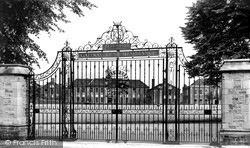 Gateway Of Remembrance, The King's School c.1955, Macclesfield