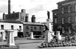 Park Green And The Cenotaph c.1955, Macclesfield