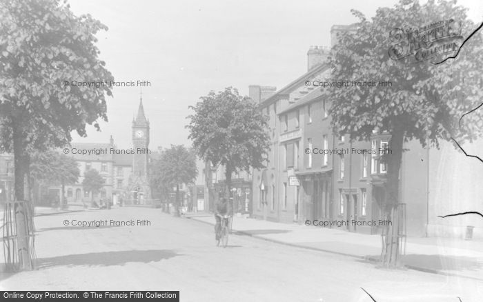 Photo of Machynlleth, Maengwyn Street c.1933