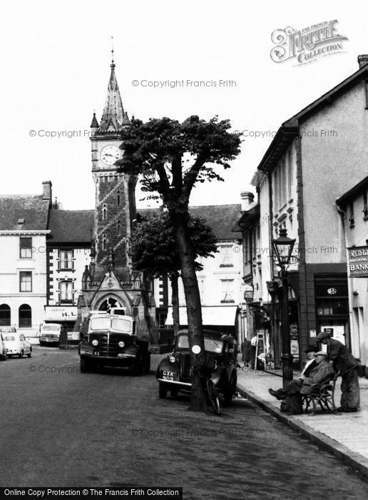Photo of Machynlleth, Men Chatting In Maengwyn Street c.1955