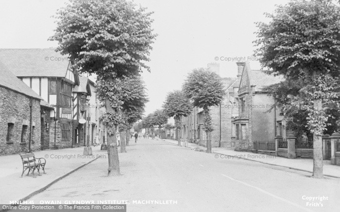 Photo of Machynlleth, Owain Glyndwr Institute c.1955