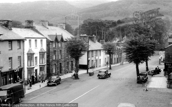 Photo of Machynlleth, Pentrerhedyn Street c.1955