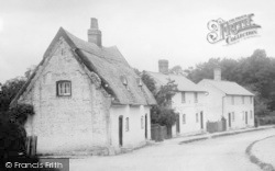 Village Houses 1909, Madingley
