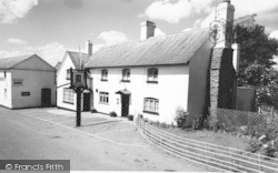 The Red Lion c.1965, Madley